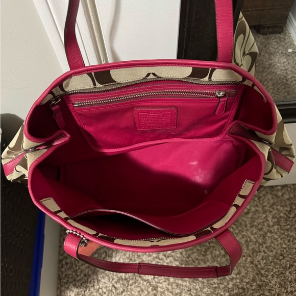 Coach Handbag - Picture 2 of 2